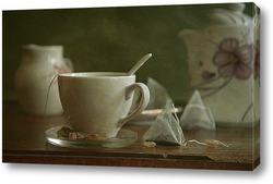  Чашка чая и белые тюльпаны