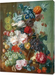    Фрукты и цветы в керамической вазе