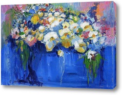    Букет цветов в синей вазе
